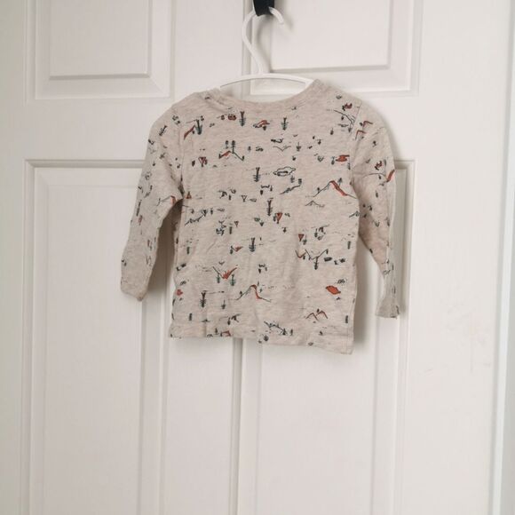 5/$10 Old Navy Mountain theme long sleeve t-shirt size 12-18 m - Picture 3 of 3